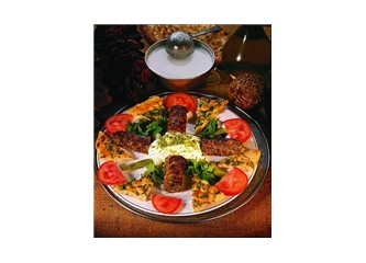 Bir porsiyon şeftali kebabı alır mısınız?