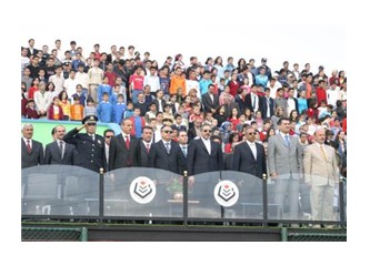 Esenler belediye Başkanı Mehmet Öcalan ve Esenler Kastamonu Kentyıldızspor Kulübü