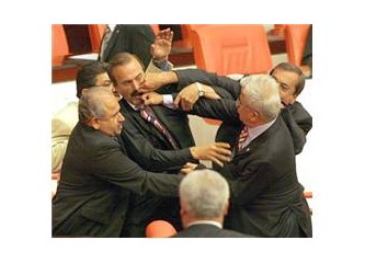 Büyüklerin kavgası