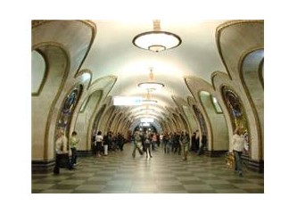 Moskova metro istasyonu Semenovskaya 61