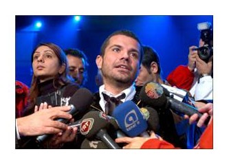 Melezleştirilmeye çalışılan Türkçe ve shake ıt up shekerim