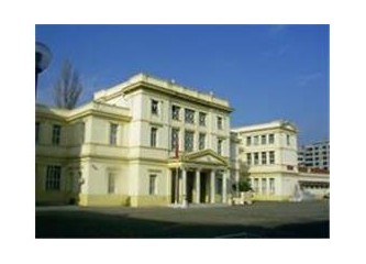 İzmir Atatürk Lisesi