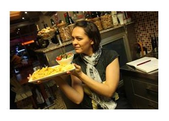 Cafe Kaave'de salata yapmayı öğrendim