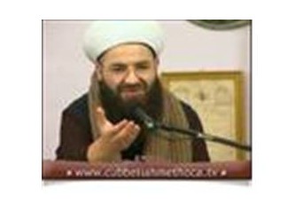 Cübbeyi görüp insanı görmemek!