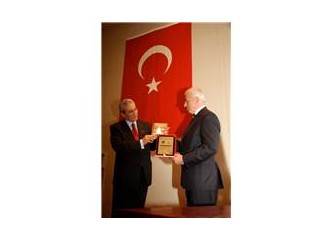Üniversiteli Gençlerden Türkiye’nin Önde Gelen İş Adamlarına Ekonomiye Hizmet Ödülleri
