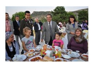 Burdur Valisi Tapsız, şehit ailelerine ve gazilere iftar yemeği verdi
