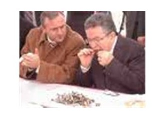 Bu bir “demokrasi aldatmacası” değilse, nedir?
