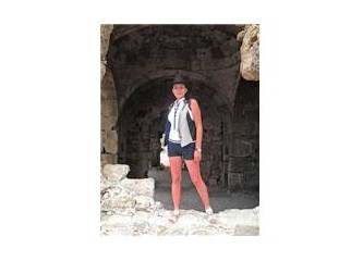 Bir yelek kraliçesi : Yekowaistcoat by Yeşim Koç