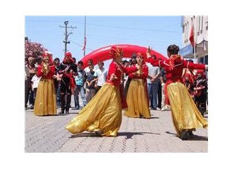 KIRMIZININ VATANI KEŞAN DEDİLER