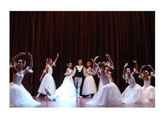 İlköğretim , Müzik ve Bale Ana Sanat Dalı Öğrencilerinden Yılsonu Gösterisi...