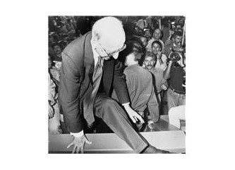 Erdal İnönü 1926 - 2007 Ölüm Yıldönümü