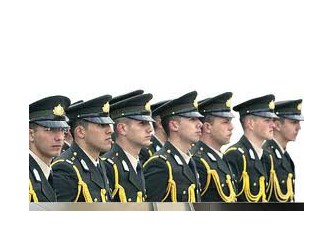 Askeriyede mecburi hizmet 10 yıla düşerse orduda pilot, subay ve astsubay kalmayacak