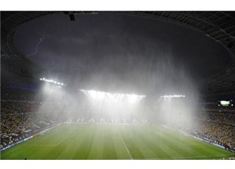   Yağmur, maçı durdurdu; Ukrayna, Fransa’yı durduramadı!