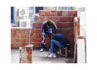Mahalle ve Üç Kişi
