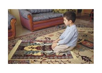 Namazda oturuş ve namazdan çıkışta okunacak dualar ve anlamları (Tahiyyat ve salavatlar)