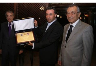 Yemekte buluştular