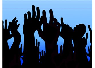 Darbeyi eleştiren demokrasinin sorunları