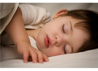 Bebeklerin gelişimini destekleyen uyku seti: Aybi Baby