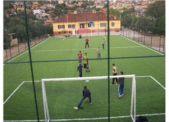 Köy Gençlerine Bayram armağanı, Suni Çim Futbol sahası.