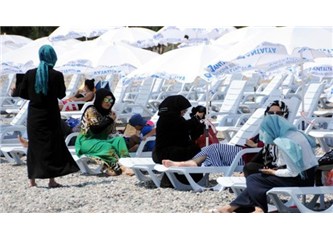Antalya kadınlar plajında gerginlik!