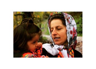 Çocuk- annelik- kariyer üçgenine sıkışan kadın