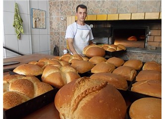 Dünyada en fazla ekmek Türkiye’de tüketiliyor; inşallah geri kalmışlığımızın bununla ilgisi yoktur!