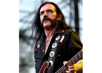 Müziğin hayatından bir baba bas gitarist daha yaşamını yitirdi: Lemmy Kilmister