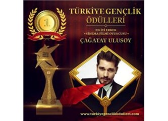 Çağatay Ulusoy'a 2016'nın En İyi Erkek Sinema Filmi Oyuncusu Ödülü!
