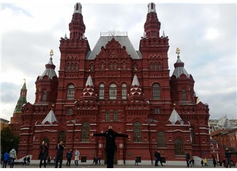 İhtişam ve Estetiğin Kızıl Kenti: Moskova