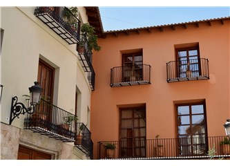 Balkon Muhabbeti (Kadın, Sivrisinek, Karınca)
