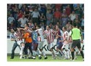 Bir kişi koca takımı yener!