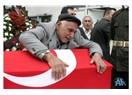 Bir hilal uğruna ya Rab, ne güneşler batıyor!