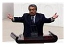 Kamer Genç'ten salvo