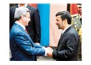 Ahmadinecatın ilk yabancı misafiri kim?