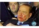Silvio Berlusconi'ye Hediyelik Protesto