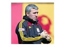Hagi, Koşarak Geldi, Direnerek Gitti!