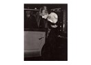 Lady Diana'nın siyahı: İki yüz otuz iki bin Euro'ya satıldı.