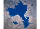  Van depremi nasıl güncellendi, gazete başlıklarında nasıl yer buldu?