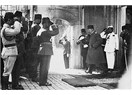 Fotokopi davetiye ile Atatürk'ü anmak