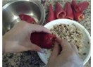 Fırında zeytinyağlı kırmızı biber dolması nasıl yapılır?