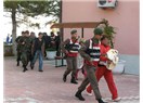 Tarihi ters çeviren yazılar/Polisin görevi sokaklarda kadın kovalamak değildir