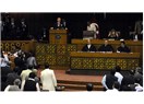 Başbakan Erdoğan, Pakistan Meclisi'nde konuştu: “Alkış” yerine, “sıra kapakları"na vurma!...