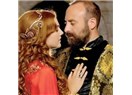 Muhteşem Yüzyıl iyice yoldan çıktı; Kanuni'nin Allah için yazdığı şiirler Hürrem için okutuluyor!