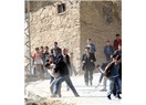 Destekleyici unsurların bulunmadığı bir kavgada hasmınızın cesareti sizin korkaklığınıza eşittir