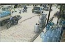 Berber çırağı küçük Ali'nin motosiklet keyfi(!)