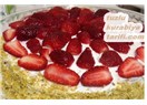 Çilekli – muzlu pasta tarifi