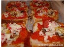 Ekmekten pizza yapımı