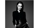 Angelina Jolie'nin giydiği en etkileyici 10 Siyah tasarım
