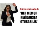 Solcular, sol yumruklarını havaya kaldırarak yemin ederler...