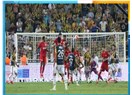 Nani, son anda gol attı, neredeyse kendini de attıracaktı!.